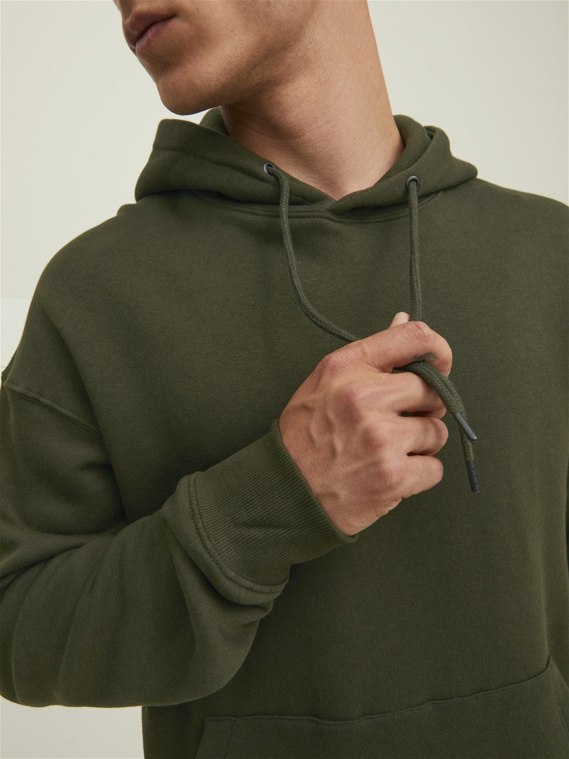 SWEAT SHIRT MED HÆTTE