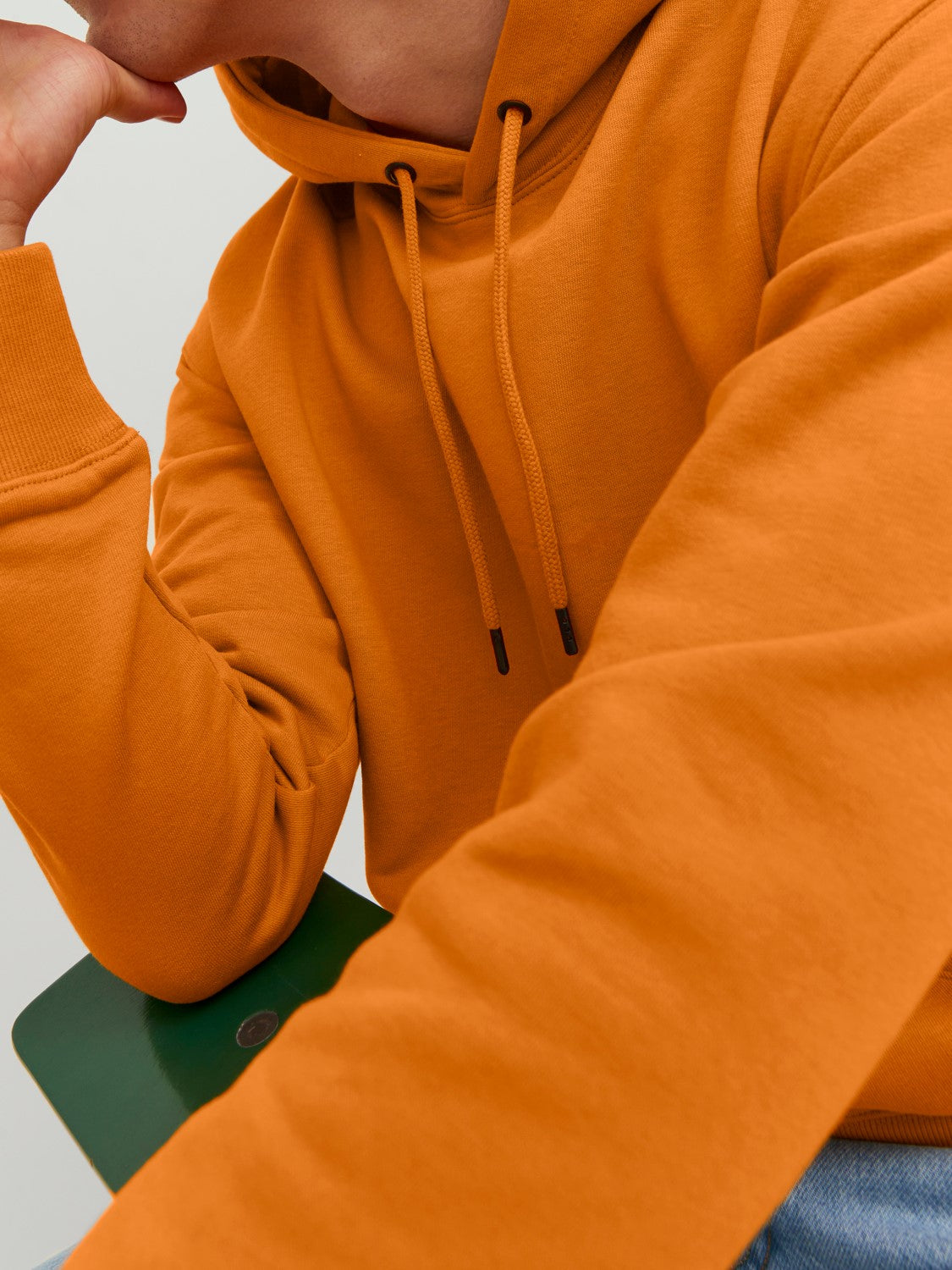 SWEAT SHIRT MED HÆTTE