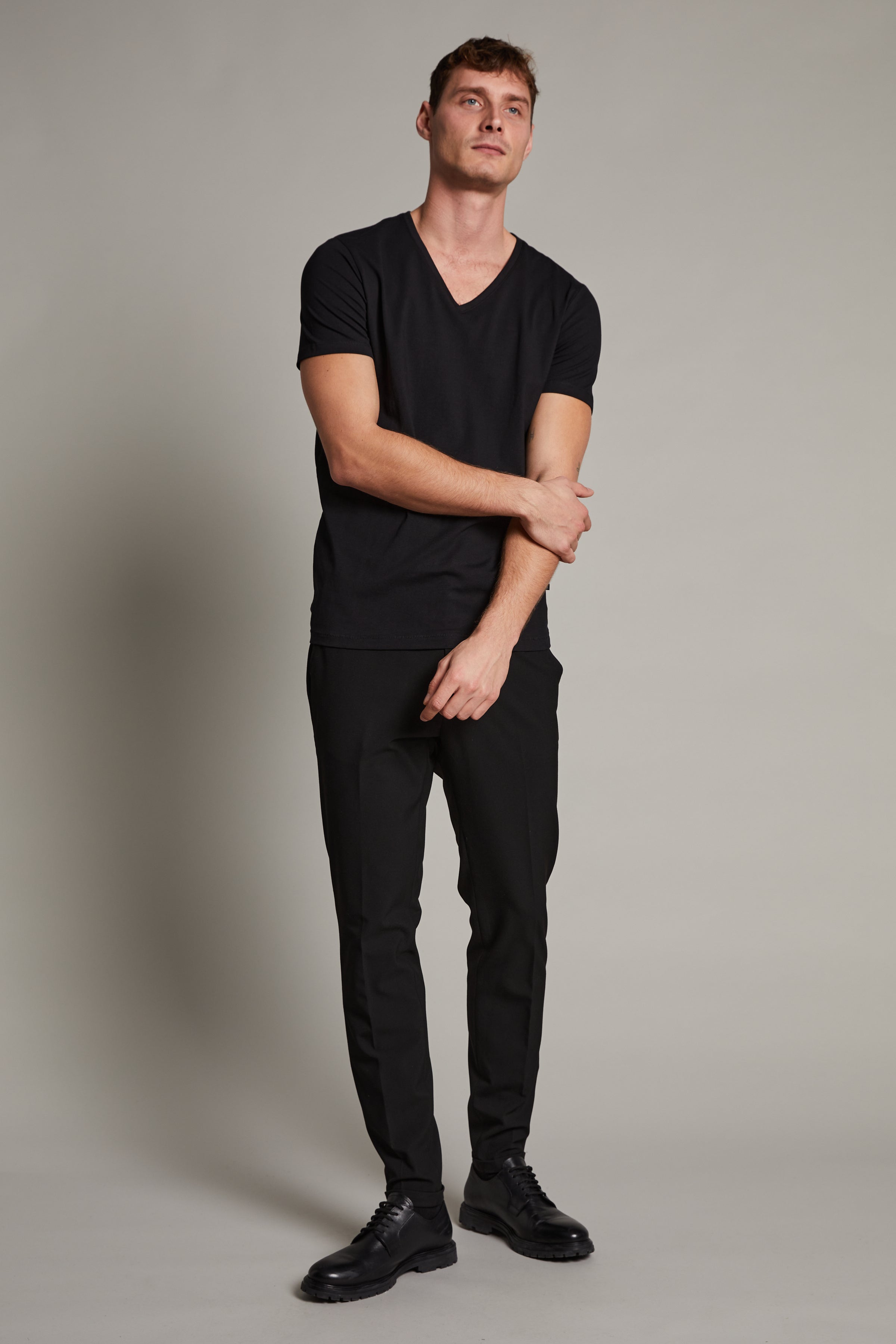 MATINIQUE T-SHIRT - V/HALS - SORT