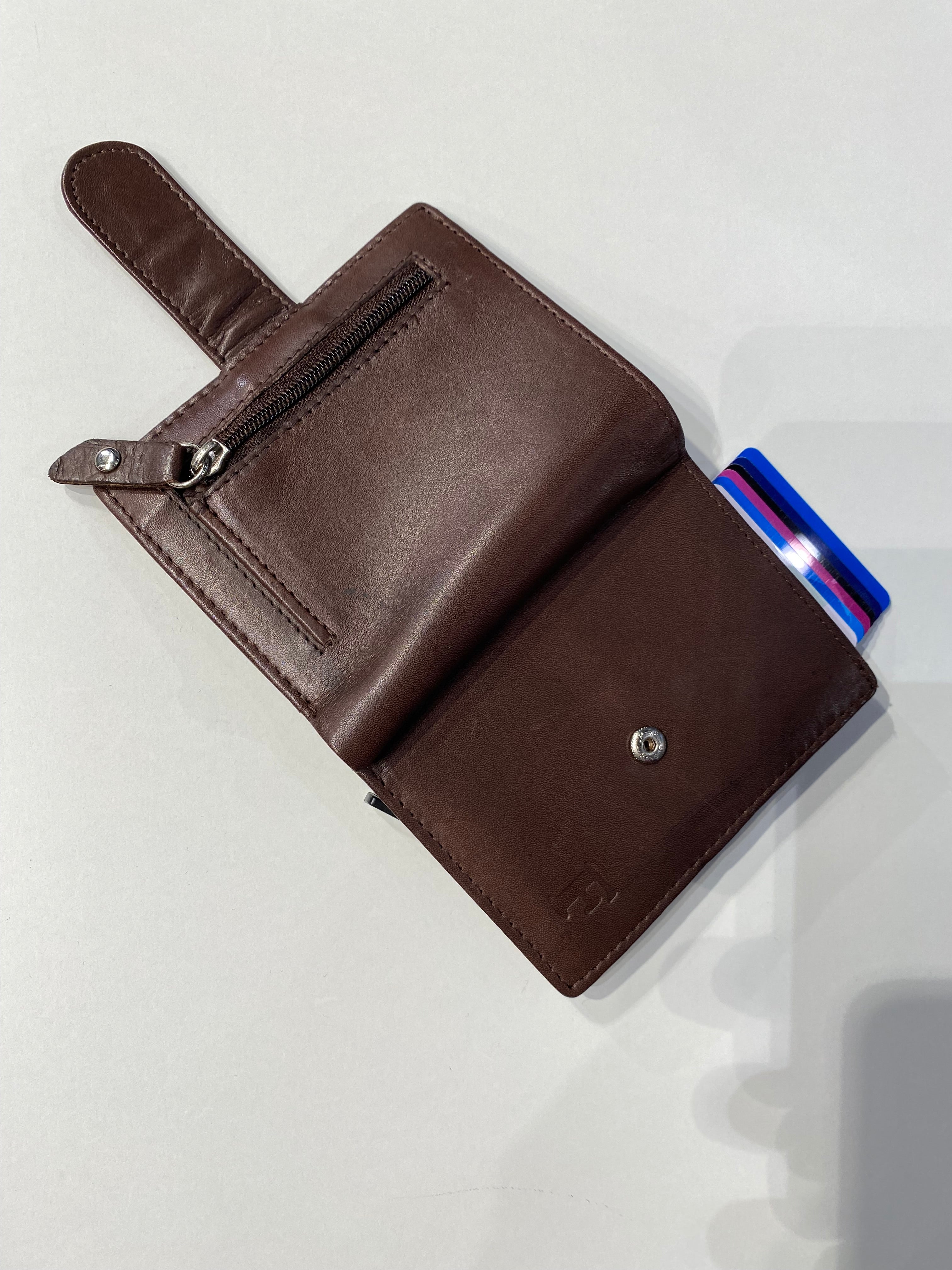 KORT HOLDER STOR MØRK BRUN