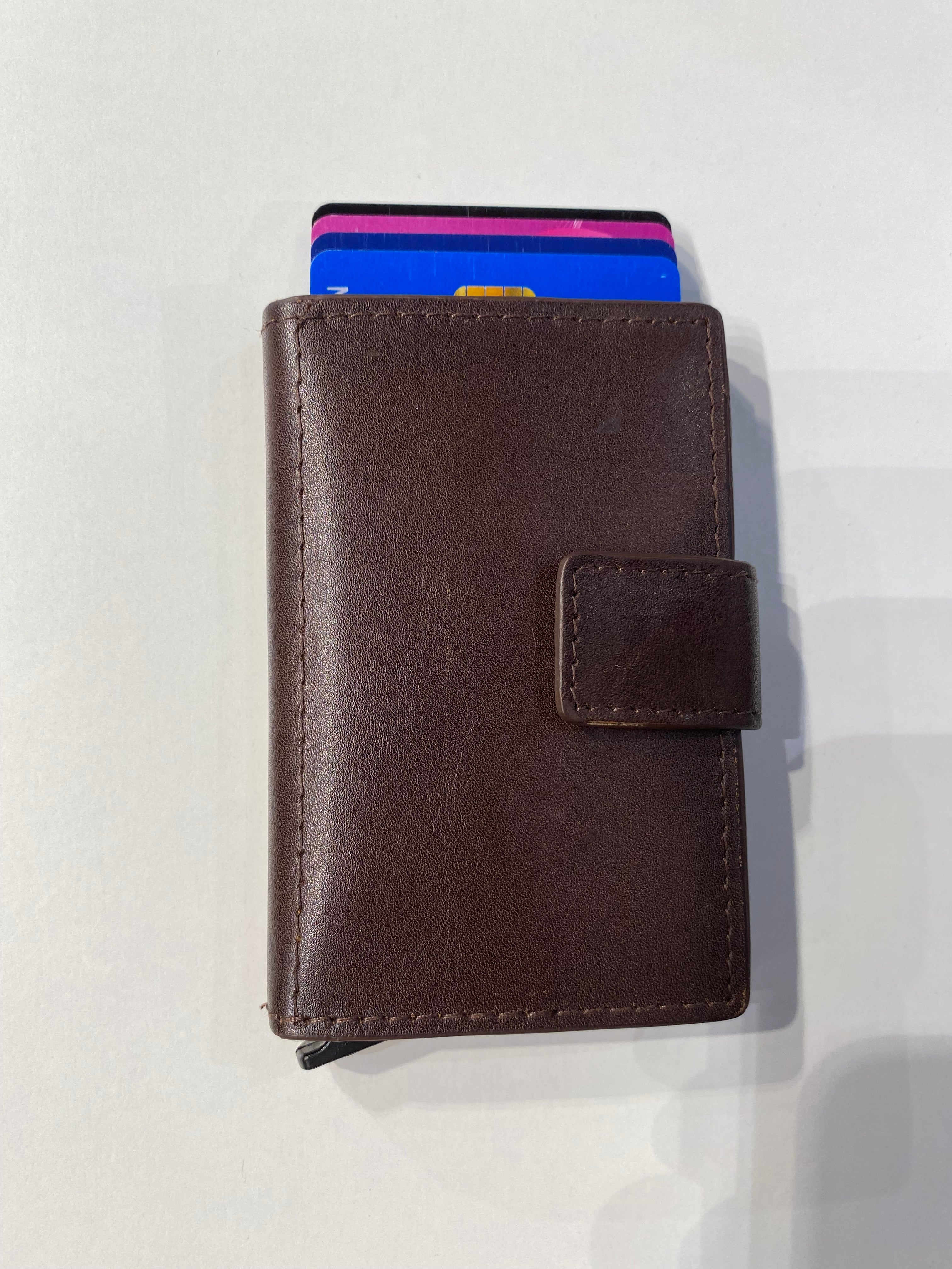 KORT HOLDER MØRK BRUN