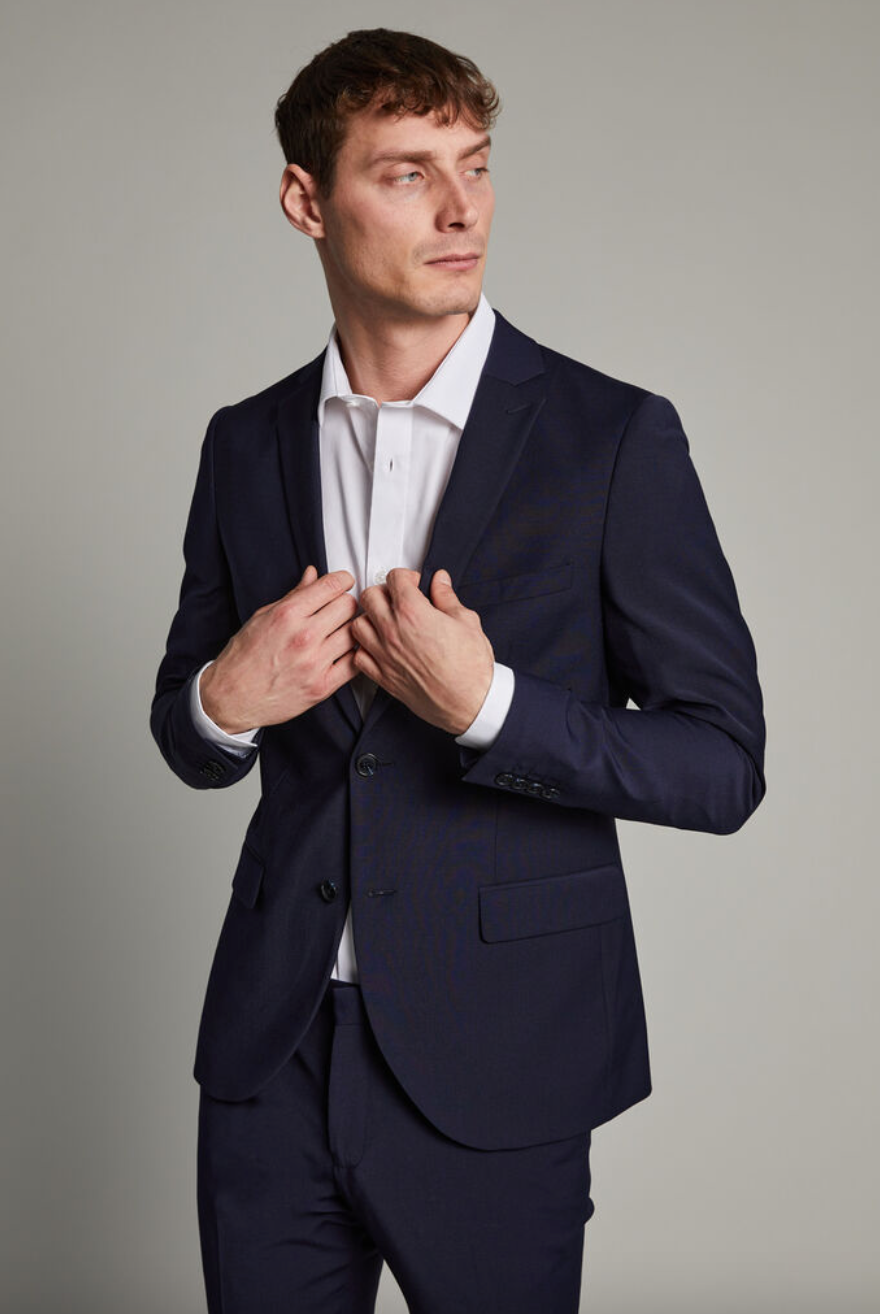 JONATHAN JAKKE 30203432