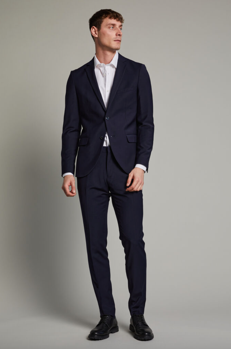 JONATHAN JAKKE 30203432