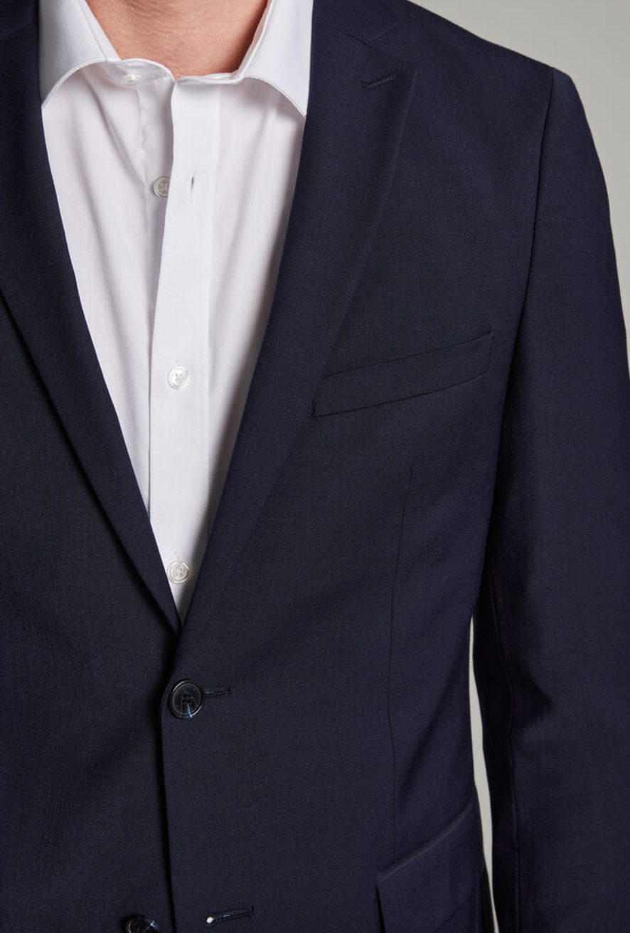 JONATHAN JAKKE 30203432