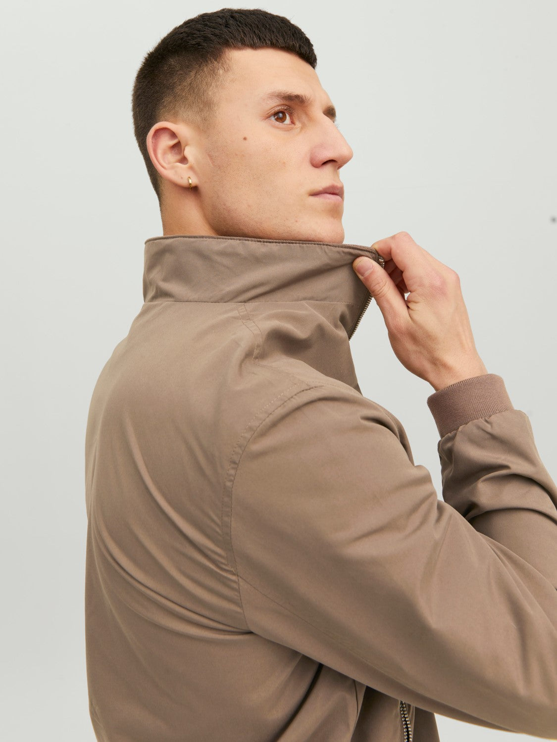 JJERUSH VINDJAKKE 12204277 BEIGE