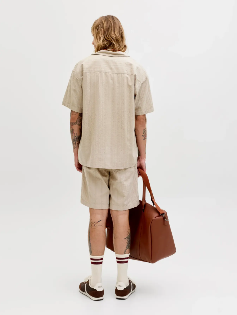 JACK&JONES SKJORTE - SORT/BEIGE